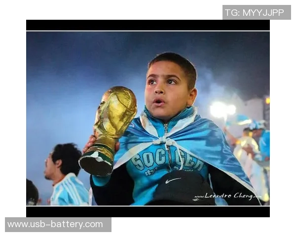 足球明星亲自背包出行的视频记录展现真实生活与运动员的另一面